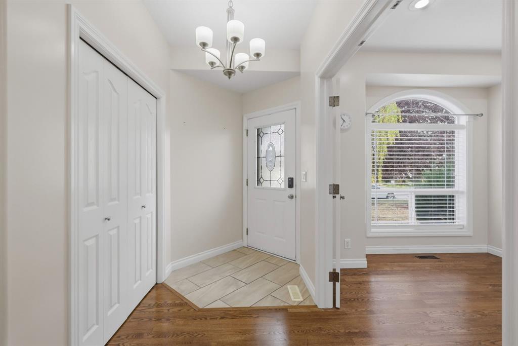 Picture for 110 Ainsworth Crescent 