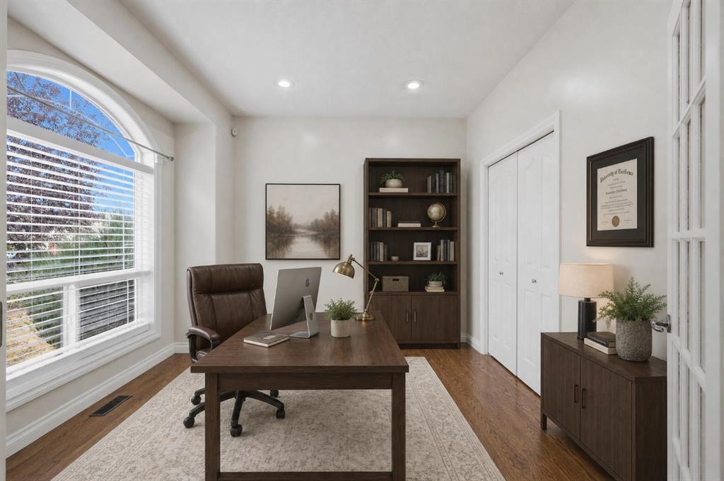 Picture for 110 Ainsworth Crescent 