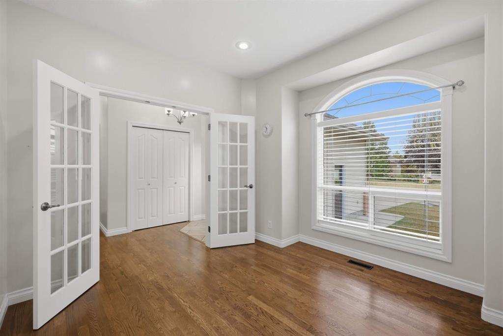 Picture for 110 Ainsworth Crescent 