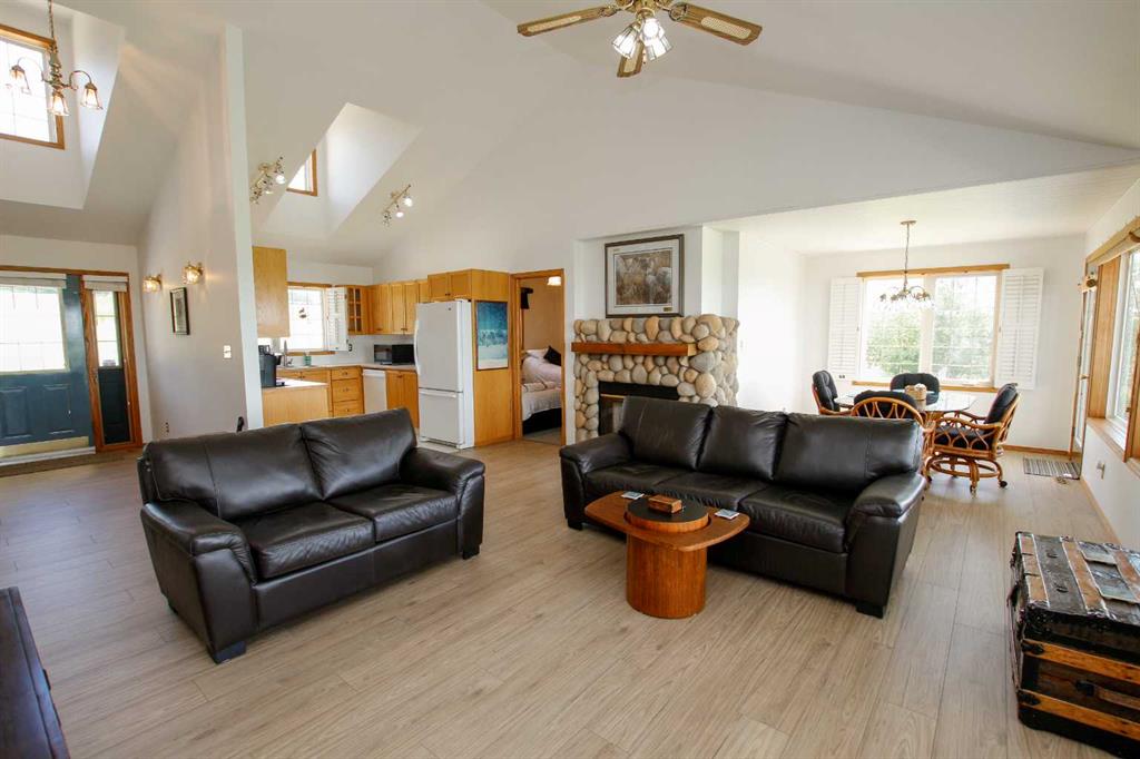 Picture for 37466 Range Road 263  