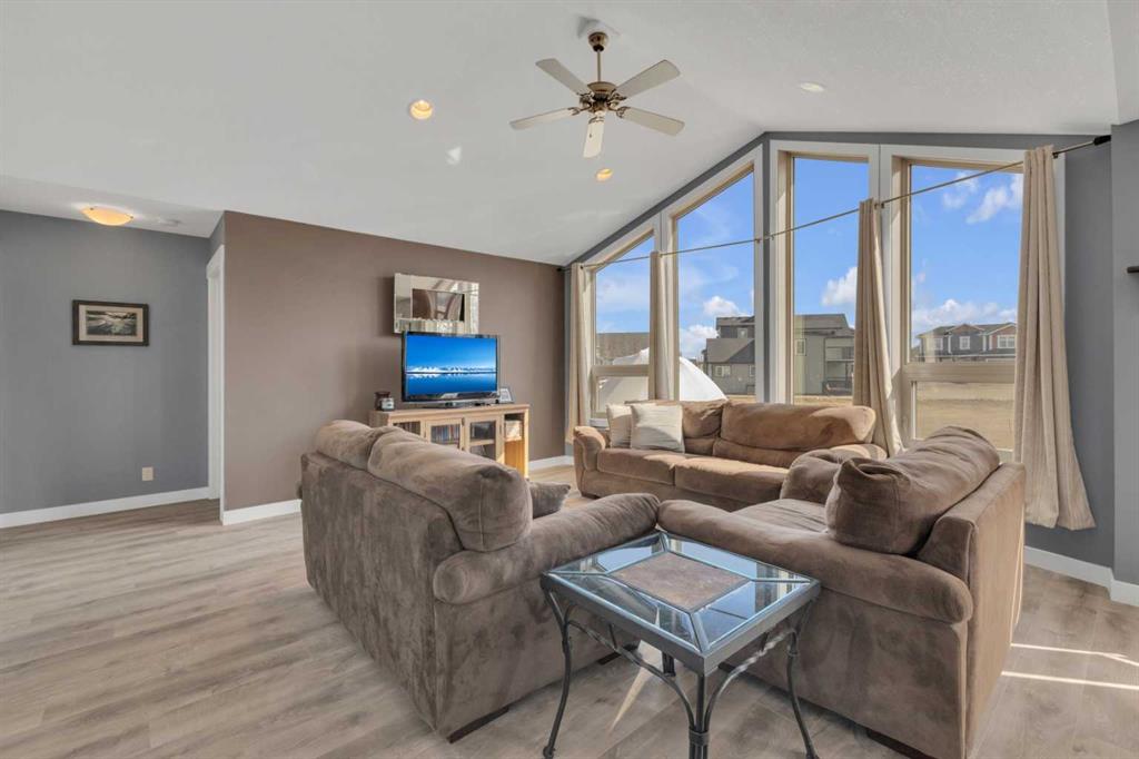 Picture for 7097, 35468 Range Road 30  