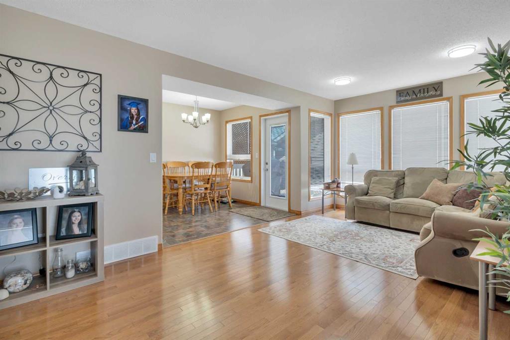 Picture for 4344 60a Avenue Crescent 