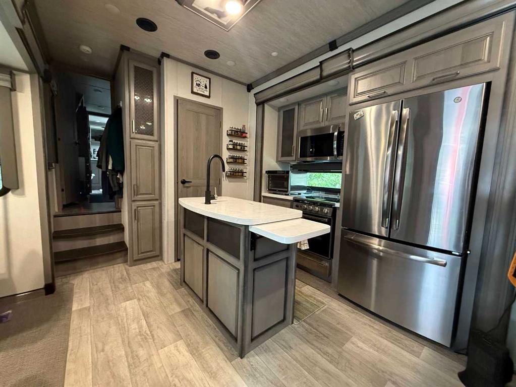 Picture for 2 TIMBER GREEN, 5230 27 Highway 