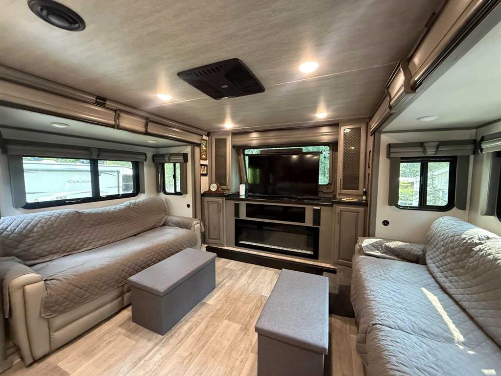 Picture for 2 TIMBER GREEN, 5230 27 Highway 