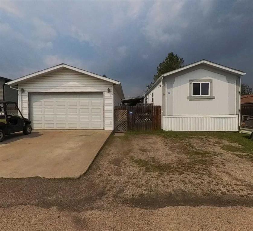 Picture for 27, 5211 55 Avenue 