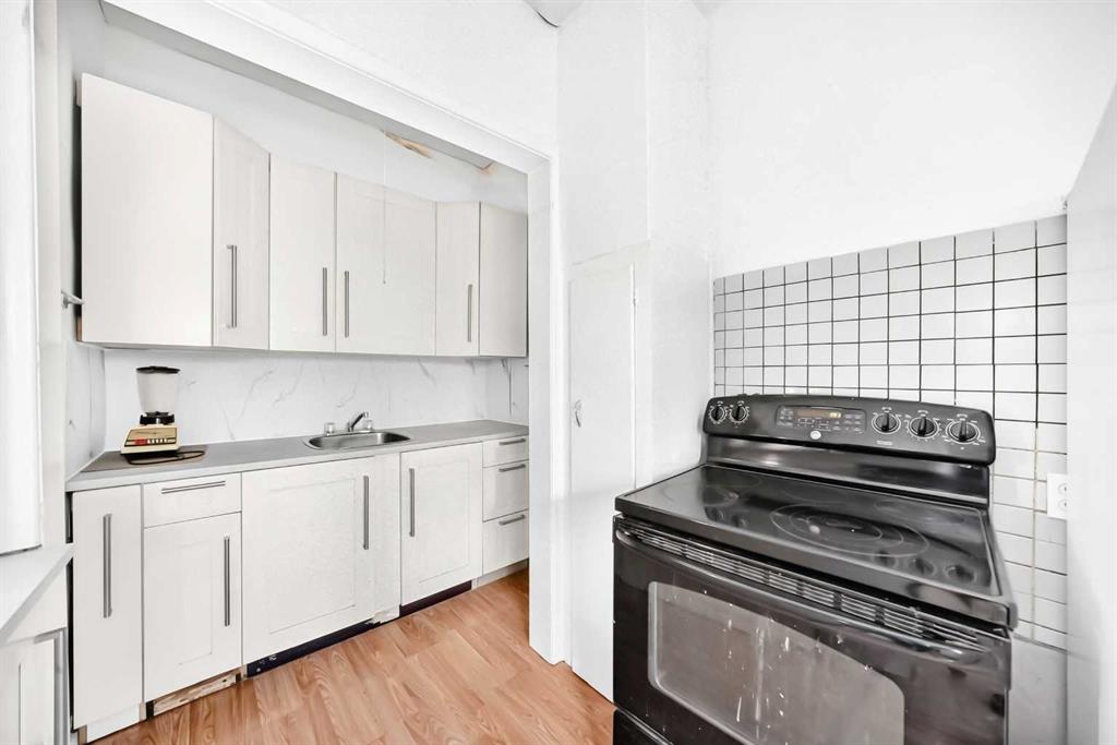 Picture for 212 5 Avenue 