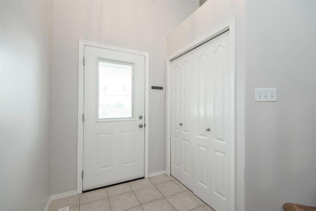 Picture for 5, 4626 44 Street 