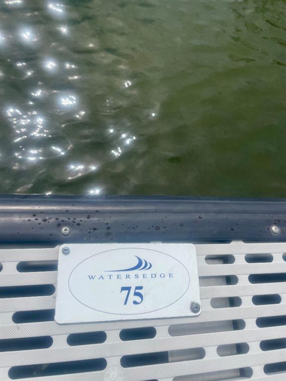 Picture for #75 C17, 5230 Lakeshore Drive 