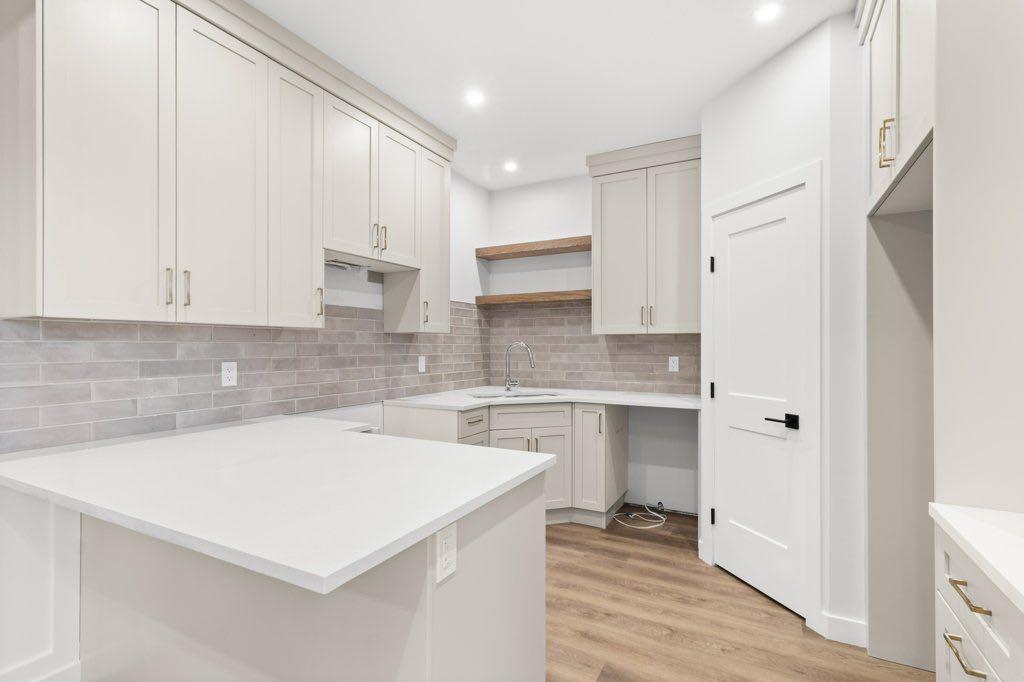 Picture for 5, 5463 55 Avenue 