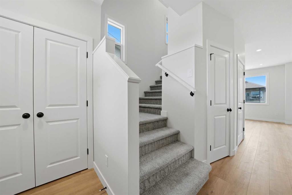 Picture for 61 Pinnacle Close 