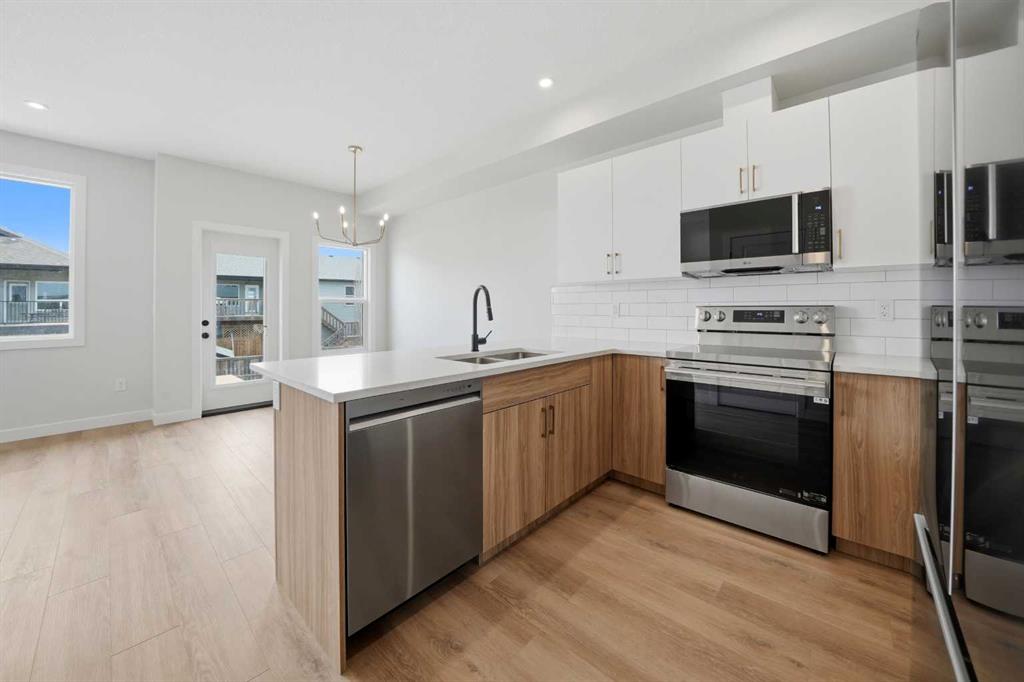 Picture for 61 Pinnacle Close 