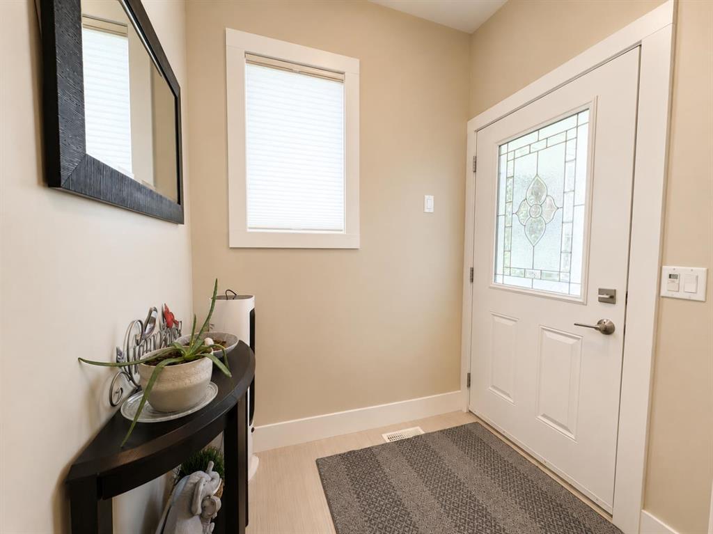 Picture for 11, 5905 71 Avenue 
