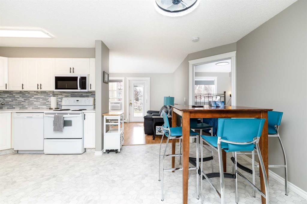 Picture for 206, 56 Carroll Crescent 