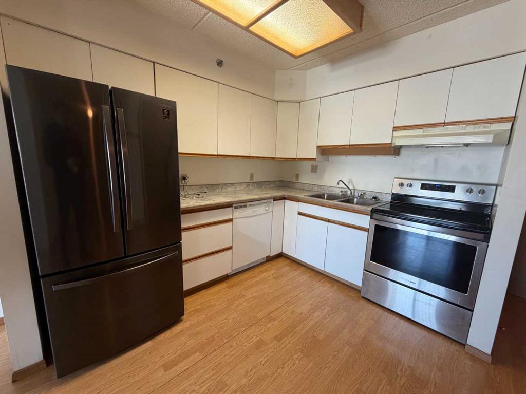 Picture for #206, 5007 52 Avenue  