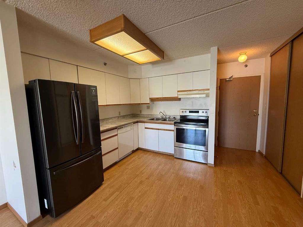 Picture for #206, 5007 52 Avenue  