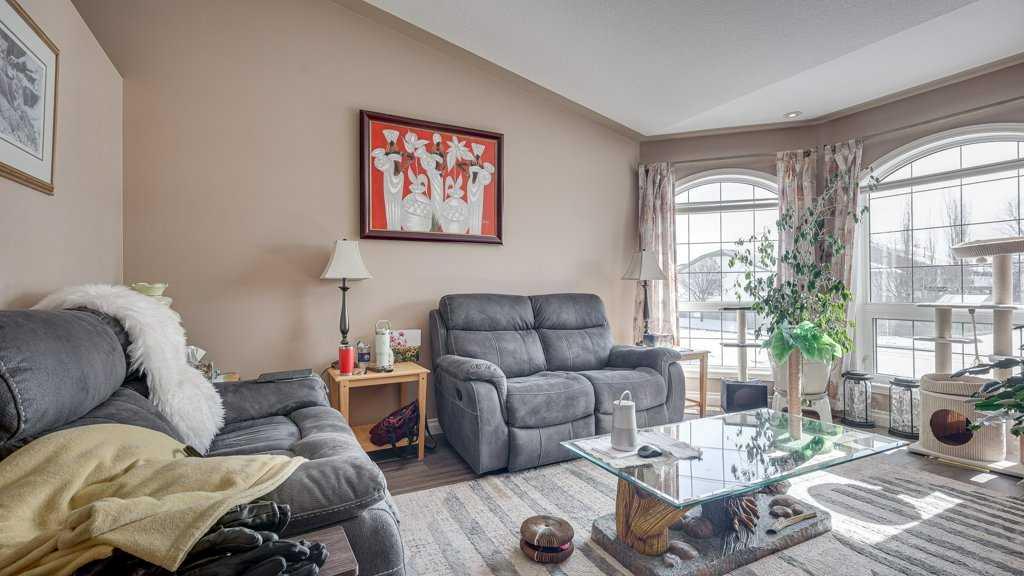 Picture for 143 Ackerman Crescent 
