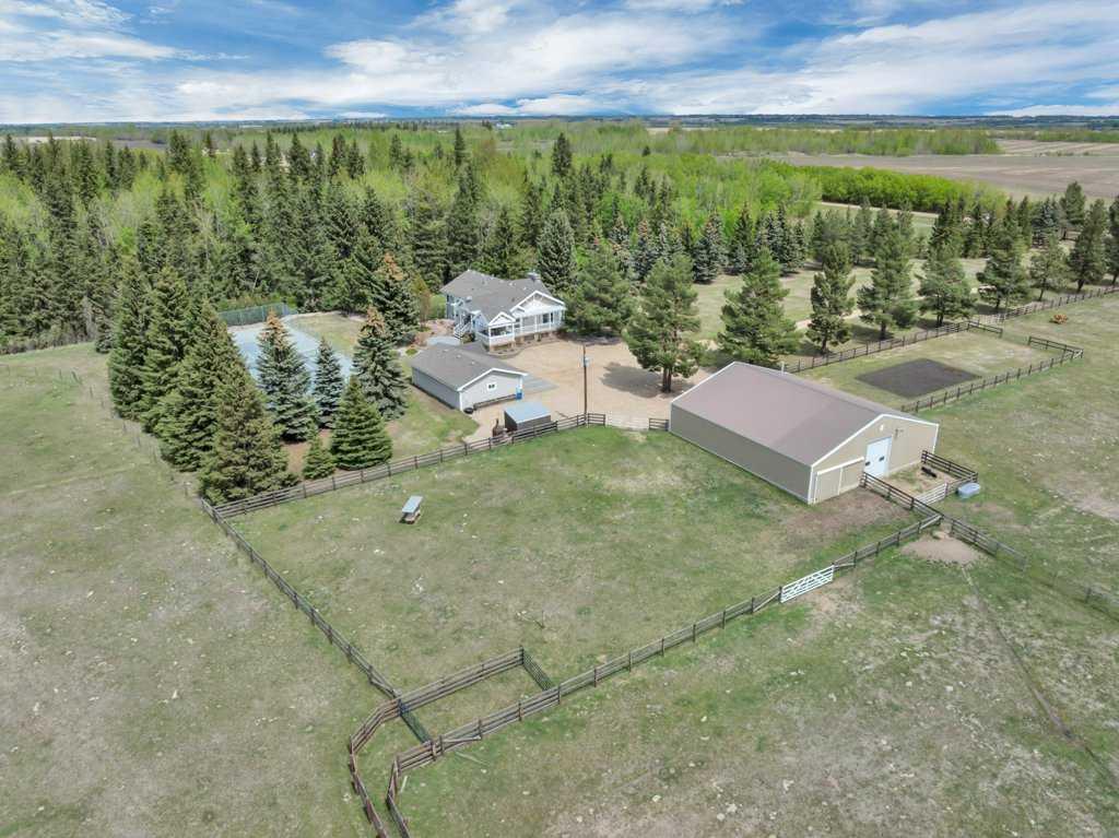 Picture for  464012 A Range Road 233 Road 