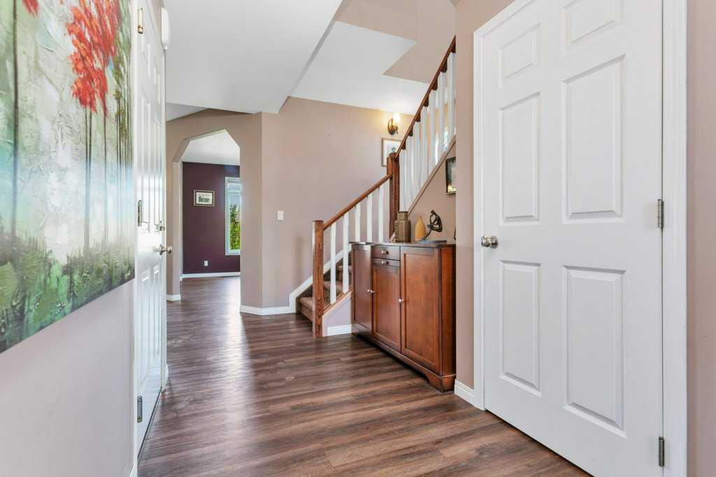 Picture for 19 Lougheed Close 