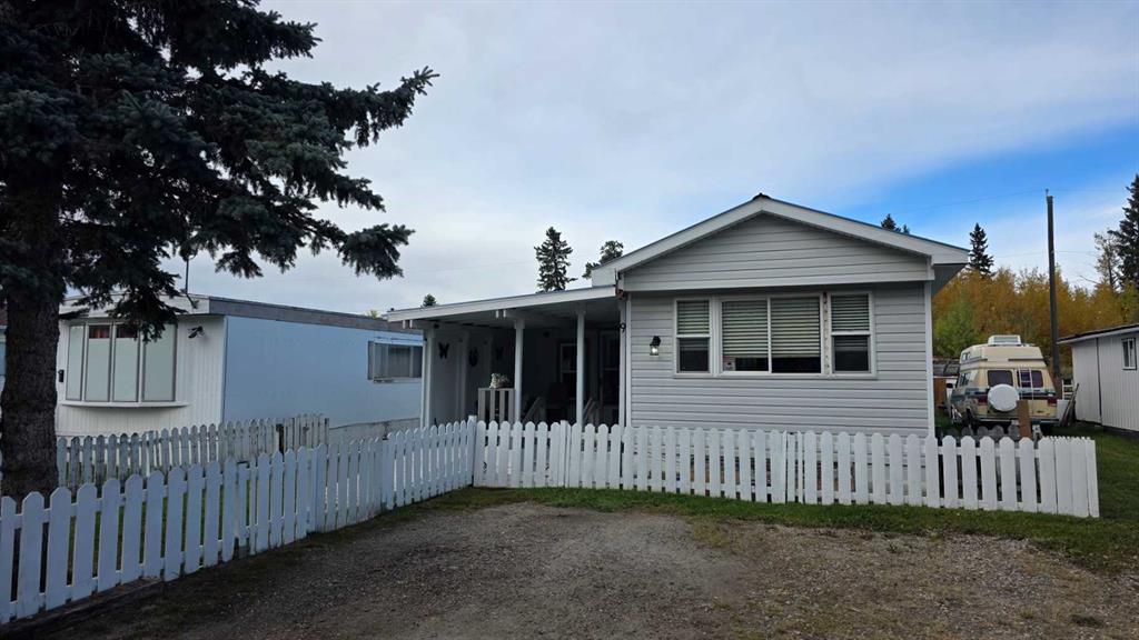 Picture for #9, 5235 50 Street 