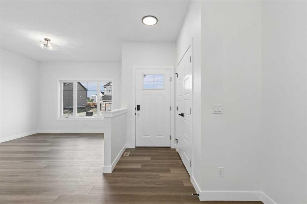 Picture for 463 Buffaloberry Manor SE