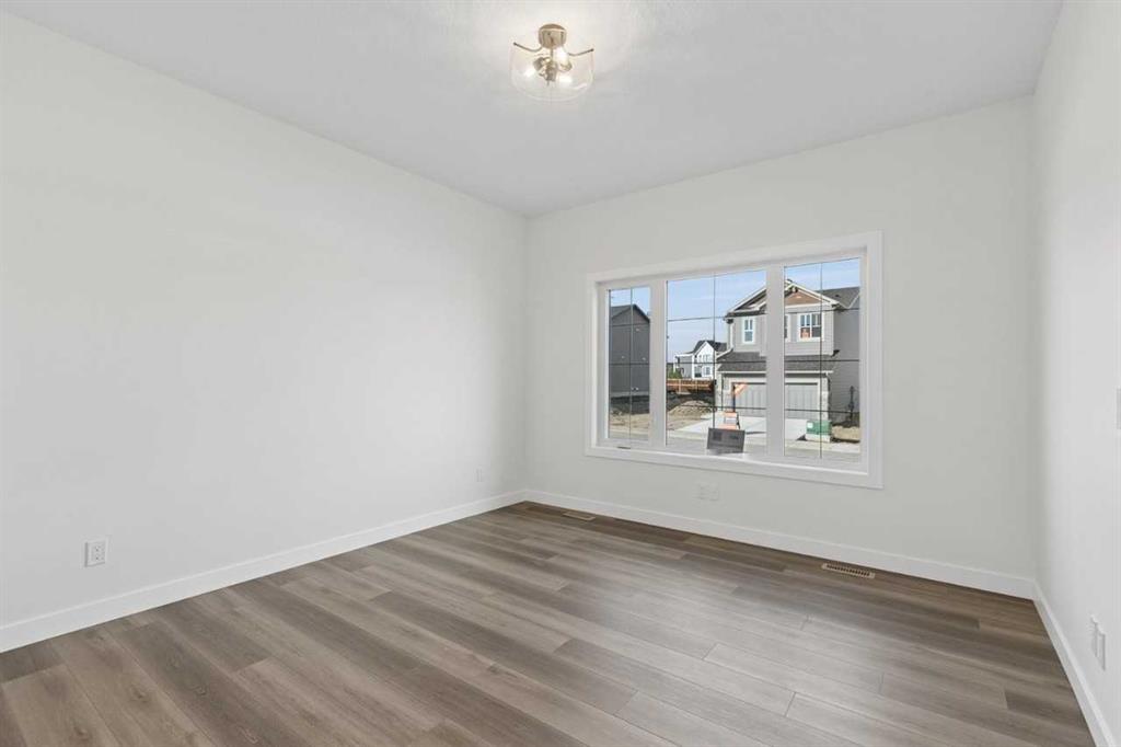 Picture for 463 Buffaloberry Manor SE
