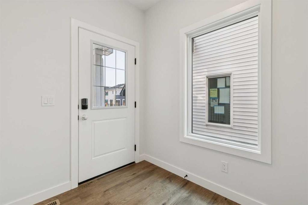 Picture for 532 Buffaloberry Manor SE