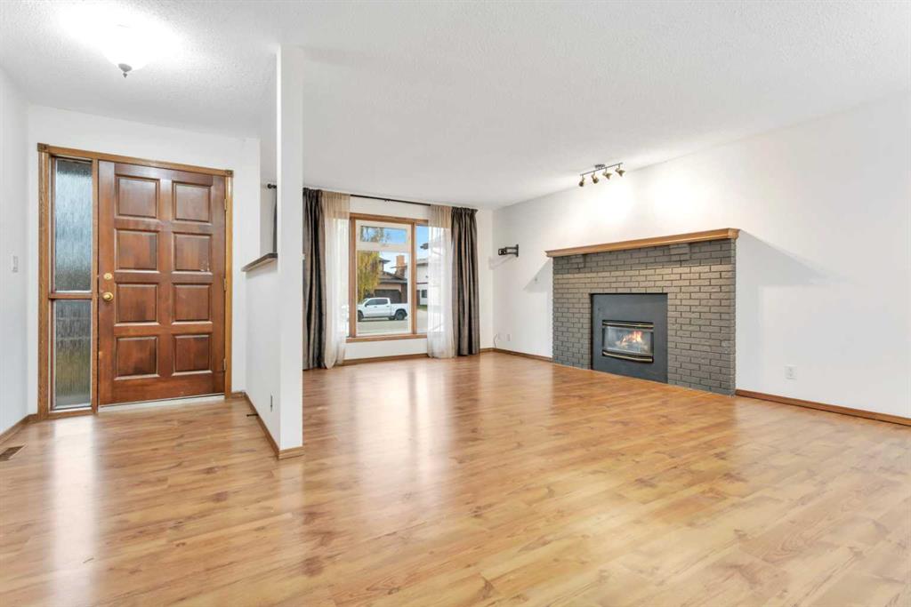 Picture for 54 Rogers Crescent 