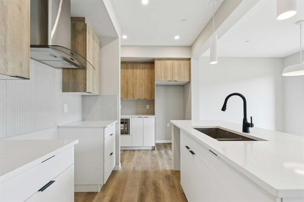 Picture for 302 Hotchkiss Common SE