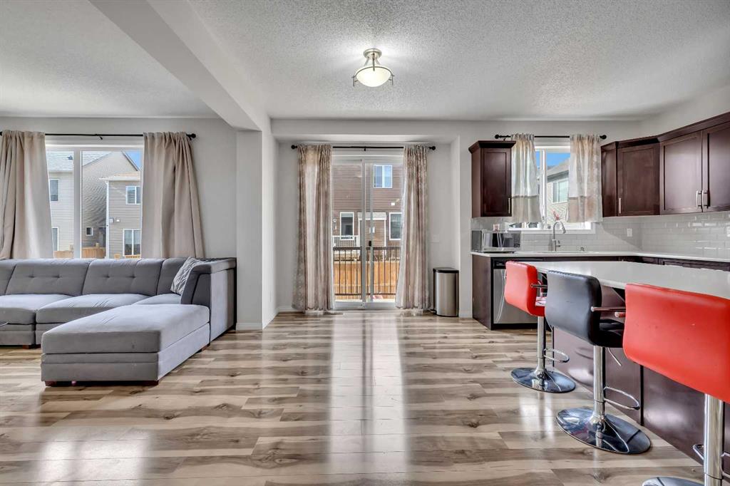 Picture for 44 Cityside Rise NE