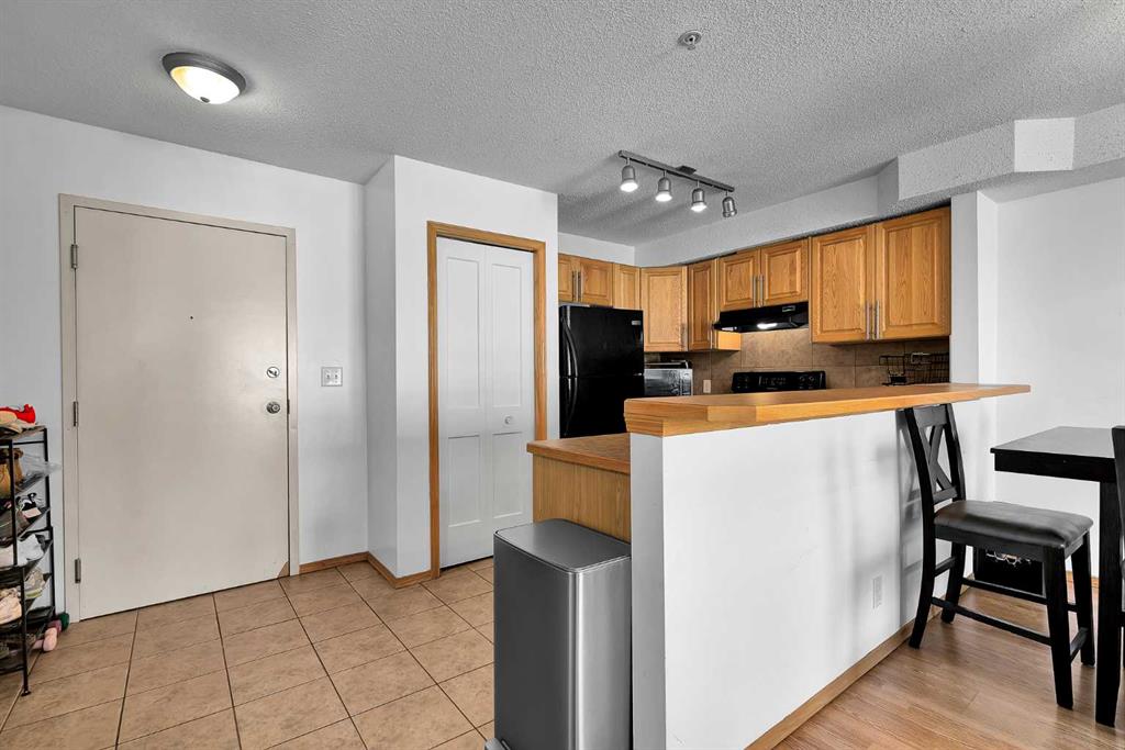 Picture for 218, 92 Saddletree Court NE