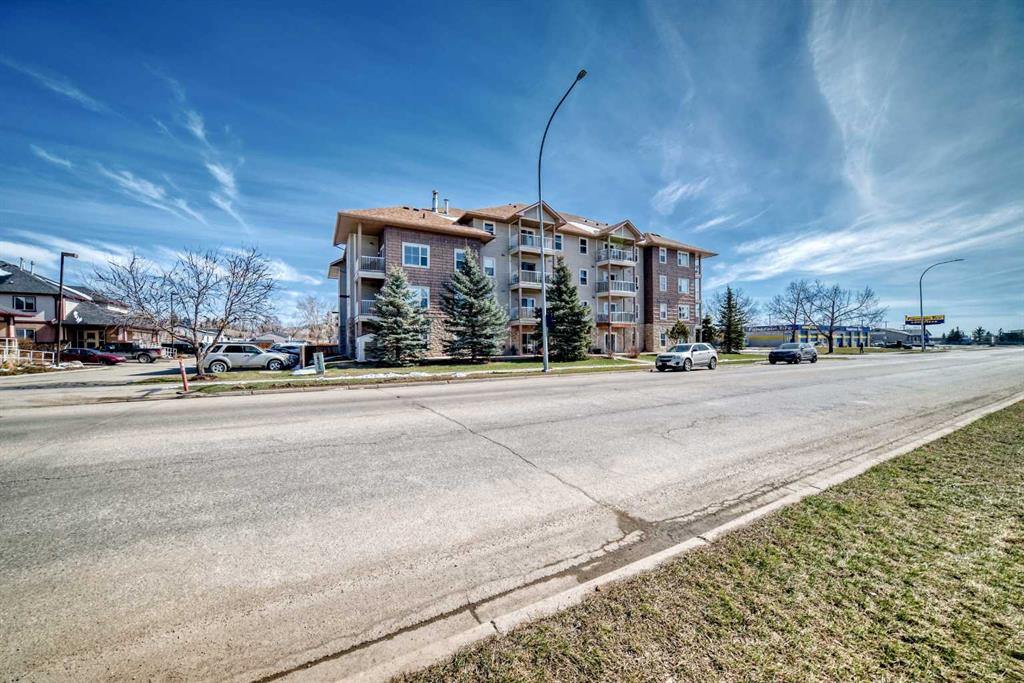 Picture for 106, 174 N Railway Street 