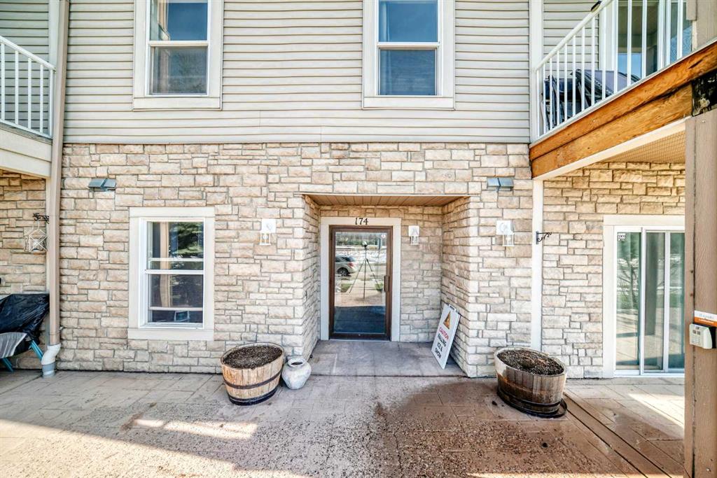 Picture for 106, 174 N Railway Street 