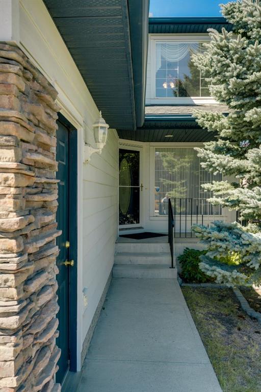 Picture for 83 Panorama Hills Close NW