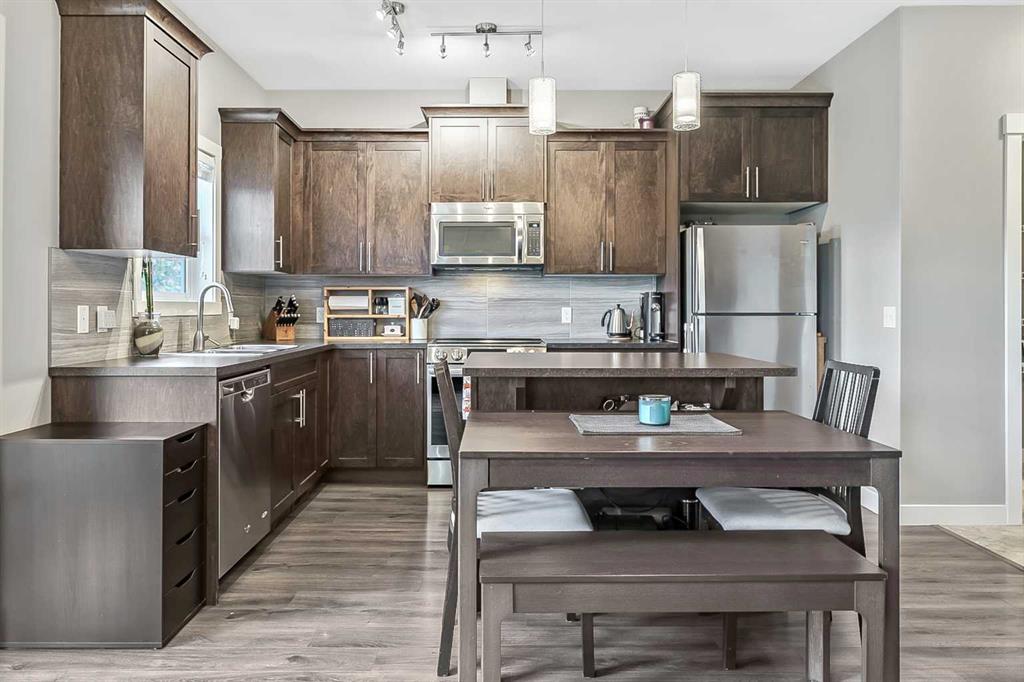 Picture for 652 Skyview Ranch Grove NE
