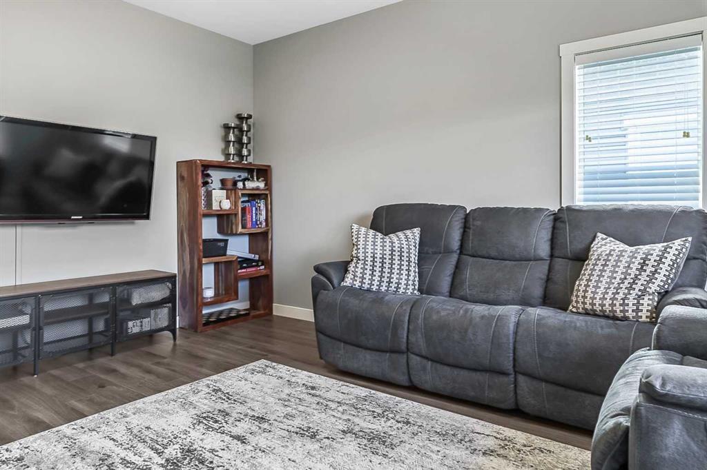 Picture for 652 Skyview Ranch Grove NE