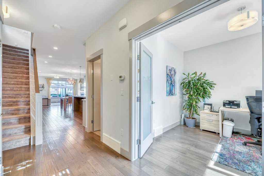 Picture for 254 25 Avenue NE