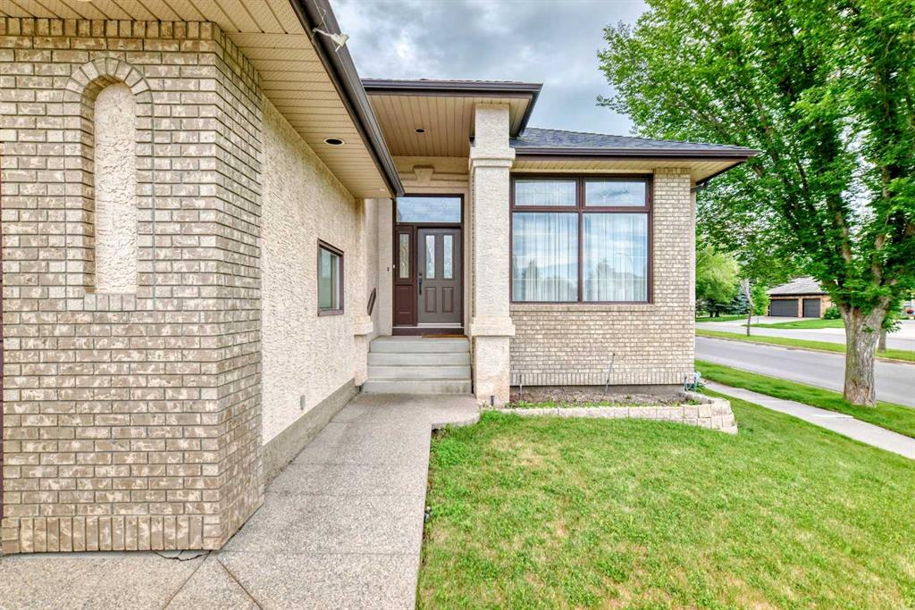 Picture for 131 Mckenzie Lake Bay SE