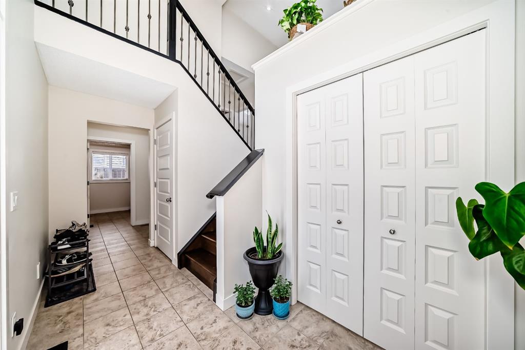 Picture for 612 Montgomery Close SE