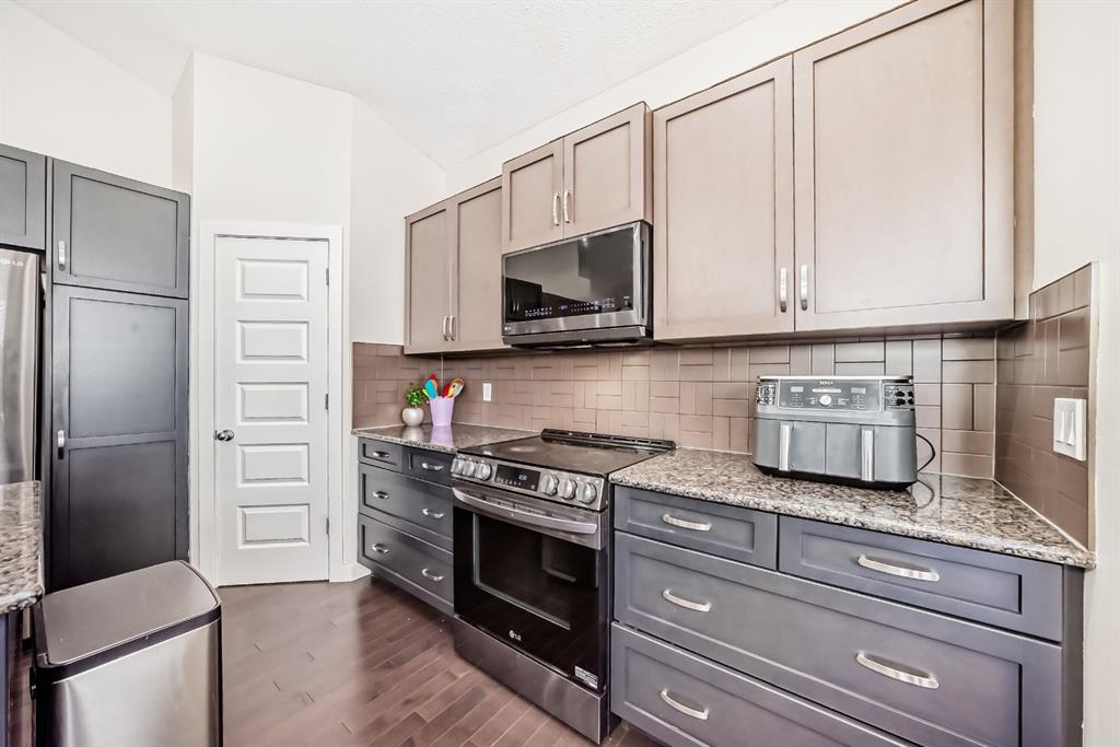 Picture for 612 Montgomery Close SE