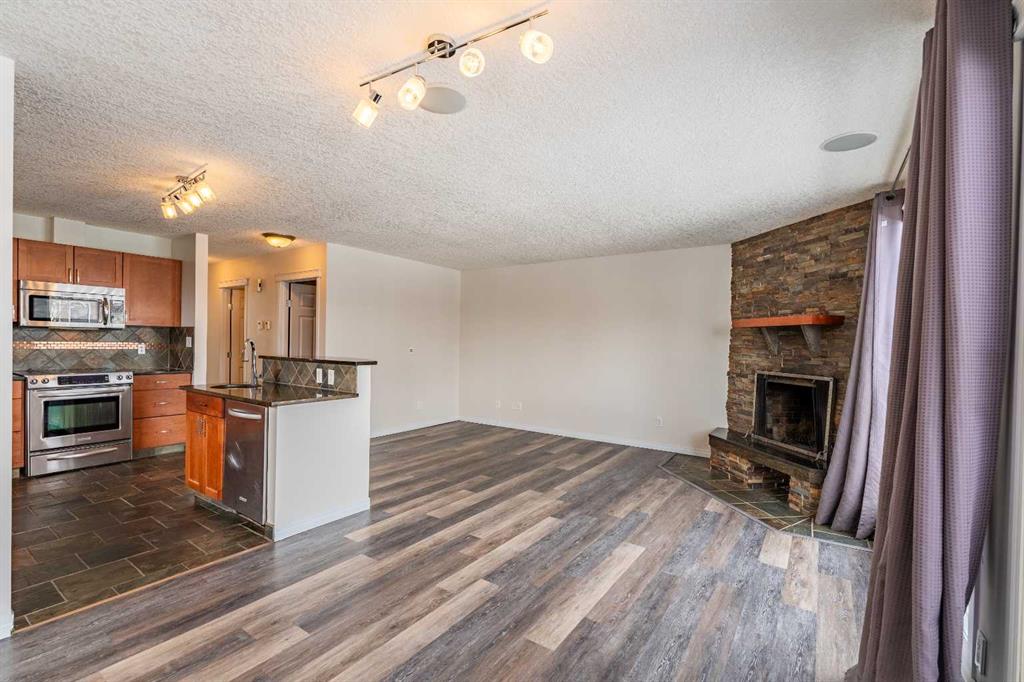 Picture for 135 27 Avenue NE