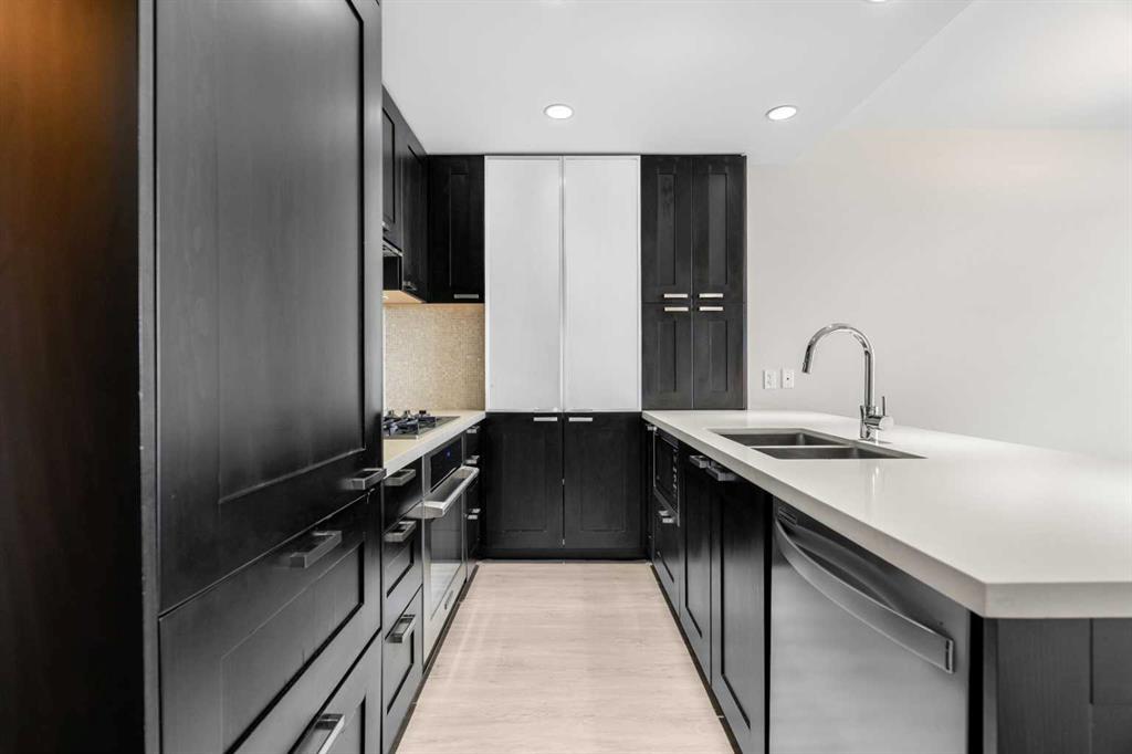 Picture for 1712, 222 Riverfront Avenue SW