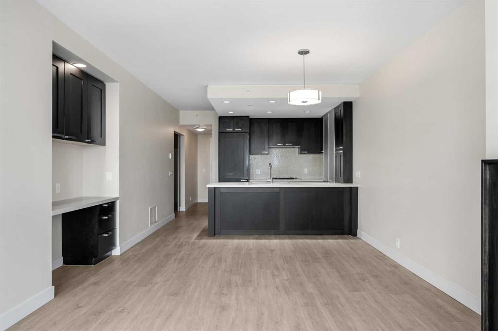 Picture for 1712, 222 Riverfront Avenue SW