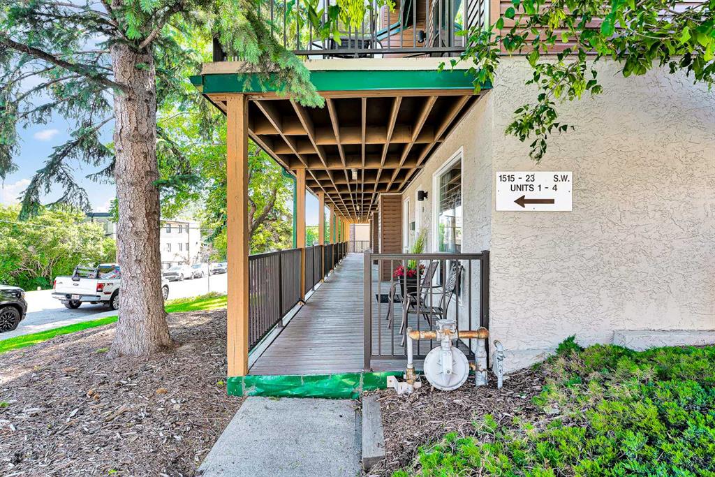 Picture for 4, 1515 23 Avenue SW