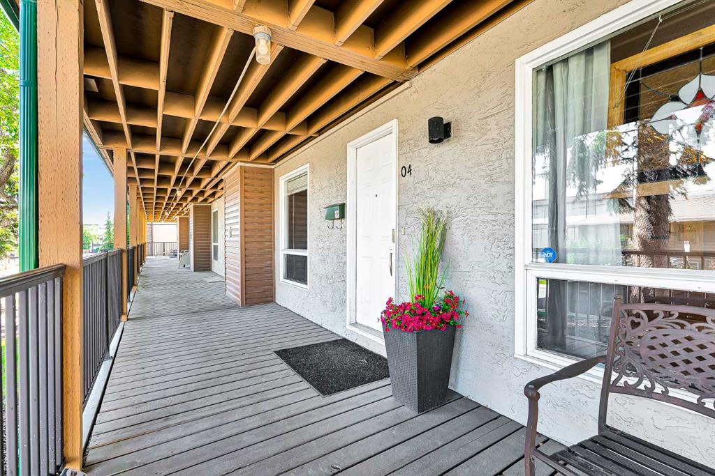 Picture for 4, 1515 23 Avenue SW