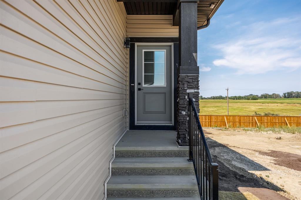 Picture for 140 Lakewood Crescent 