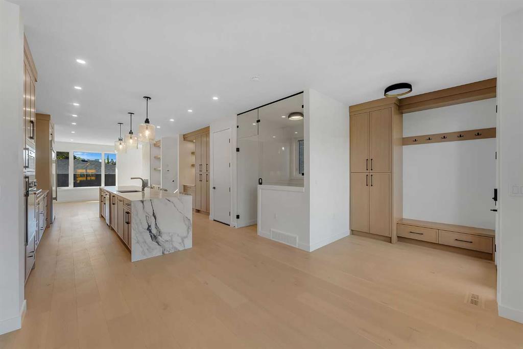 Picture for 2121 Mackay Road NW