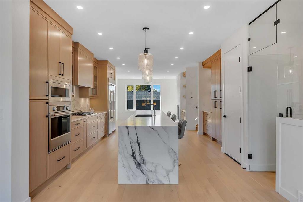 Picture for 2121 Mackay Road NW