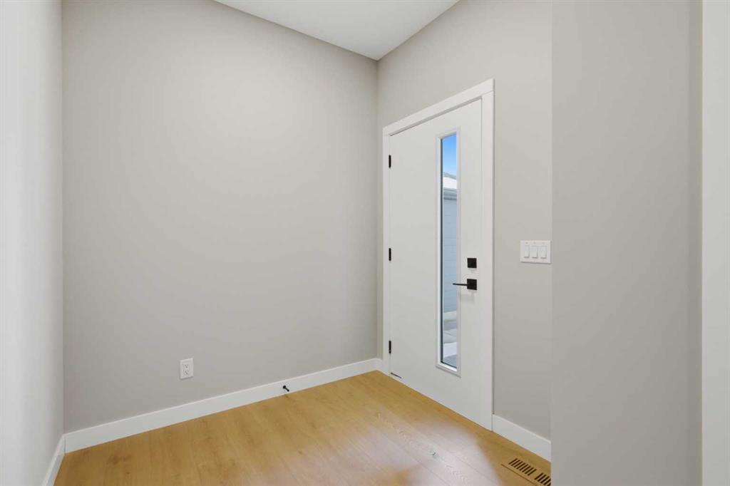 Picture for 139 Belvedere Crescent SE