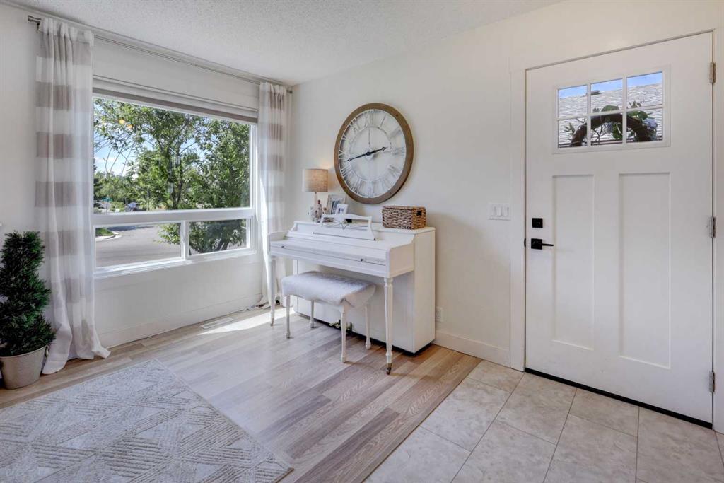 Picture for 8320 Centre Street NE