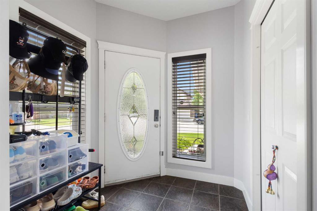 Picture for 23 Strathlea Crescent SW